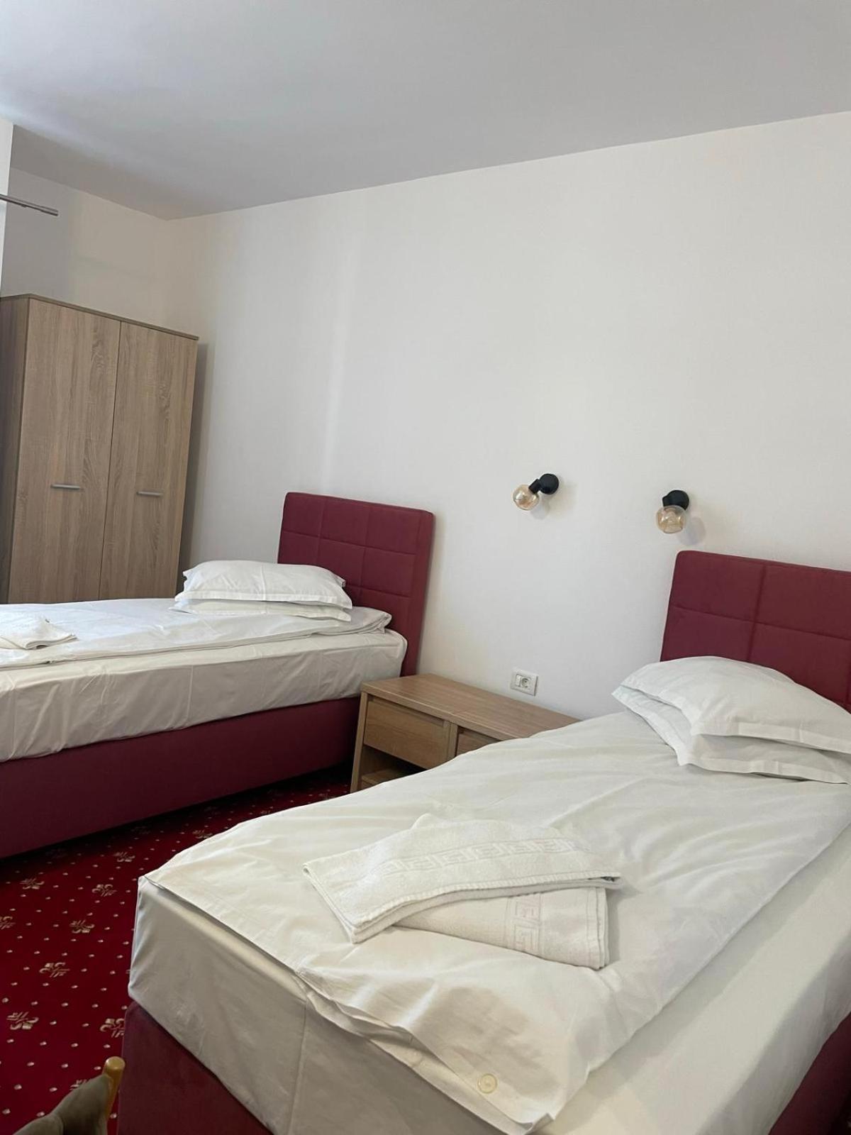 Hotel Silvana Buzias Exterior photo